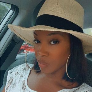 Meet your Posher, Deonna